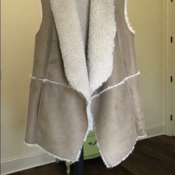 Wool Vest - Picture 2 of 2